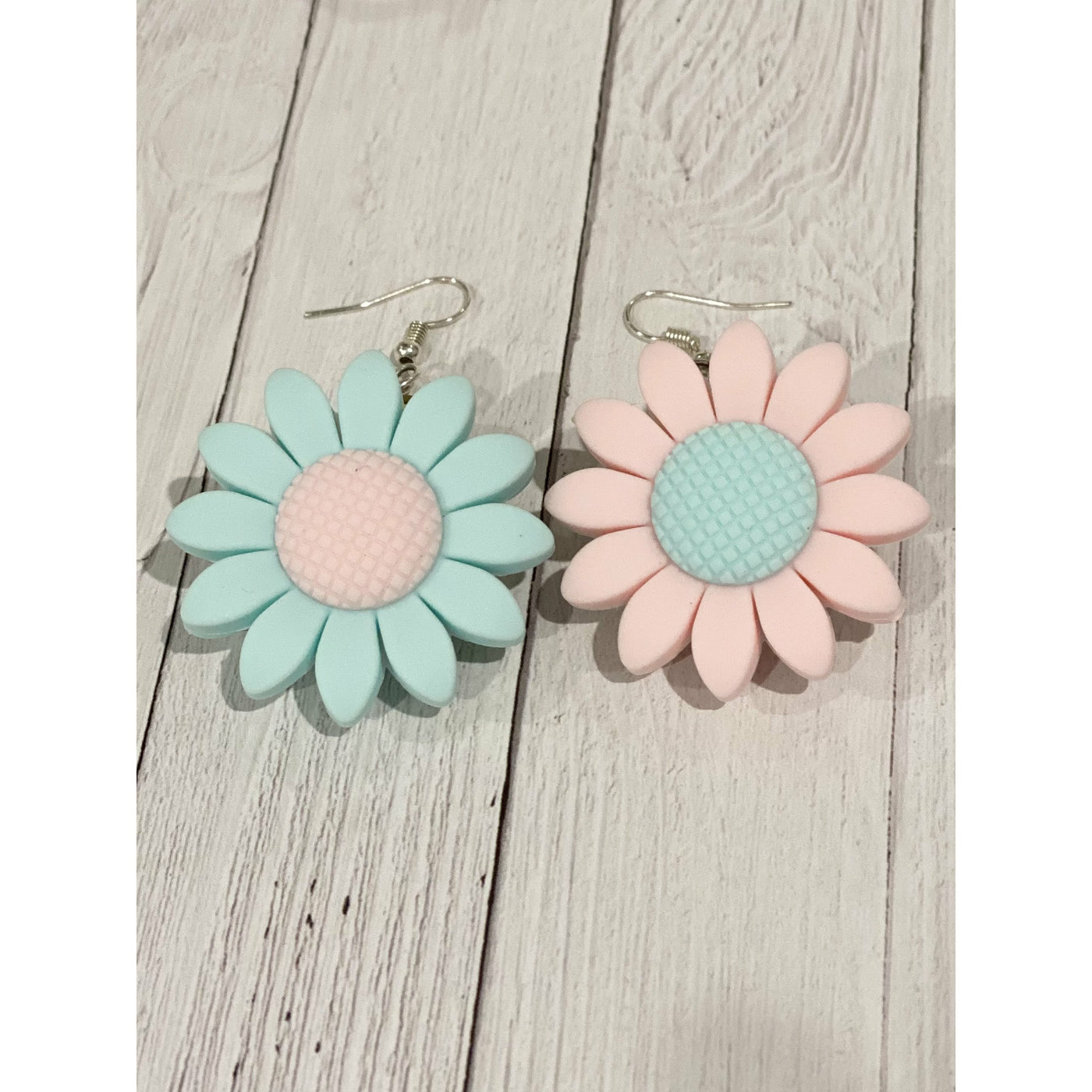 Mismatched pink and blue daisy Earrings